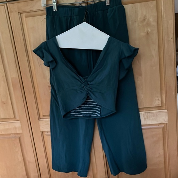 Summer top and calf length pants - Picture 1 of 4